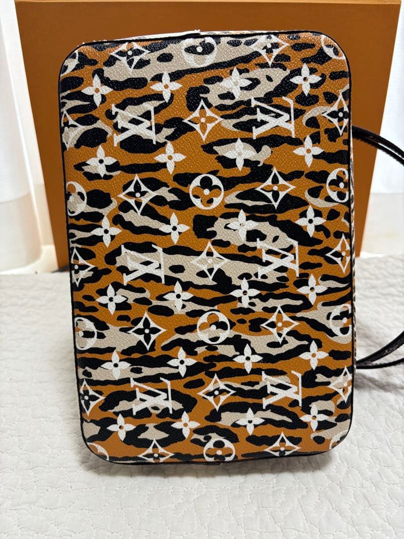 LOUIS VUITTON モノグラム ネオノエ　ジャングル
