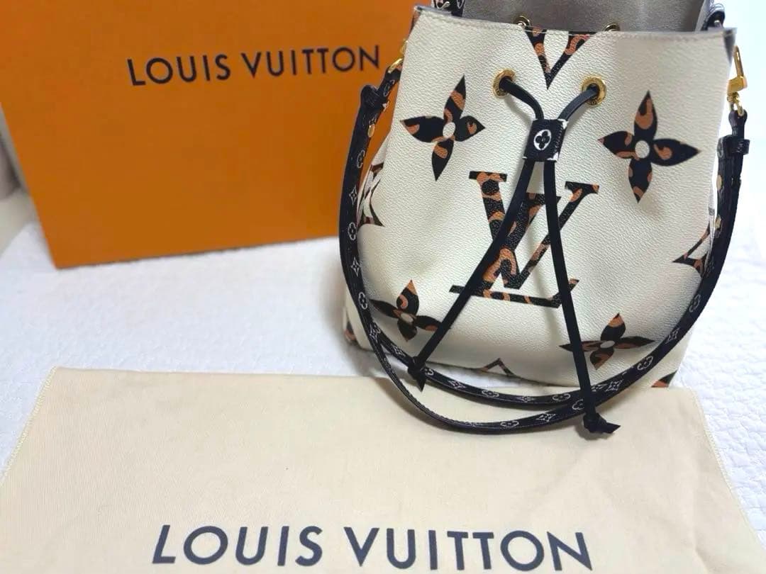 LOUIS VUITTON モノグラム ネオノエ　ジャングル
