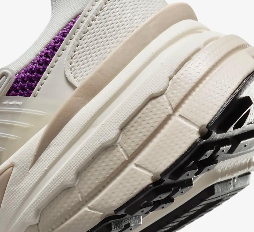 新品未使用品　タグ付き　NIKE ナイキスニーカー　ランニング 28.5センチ