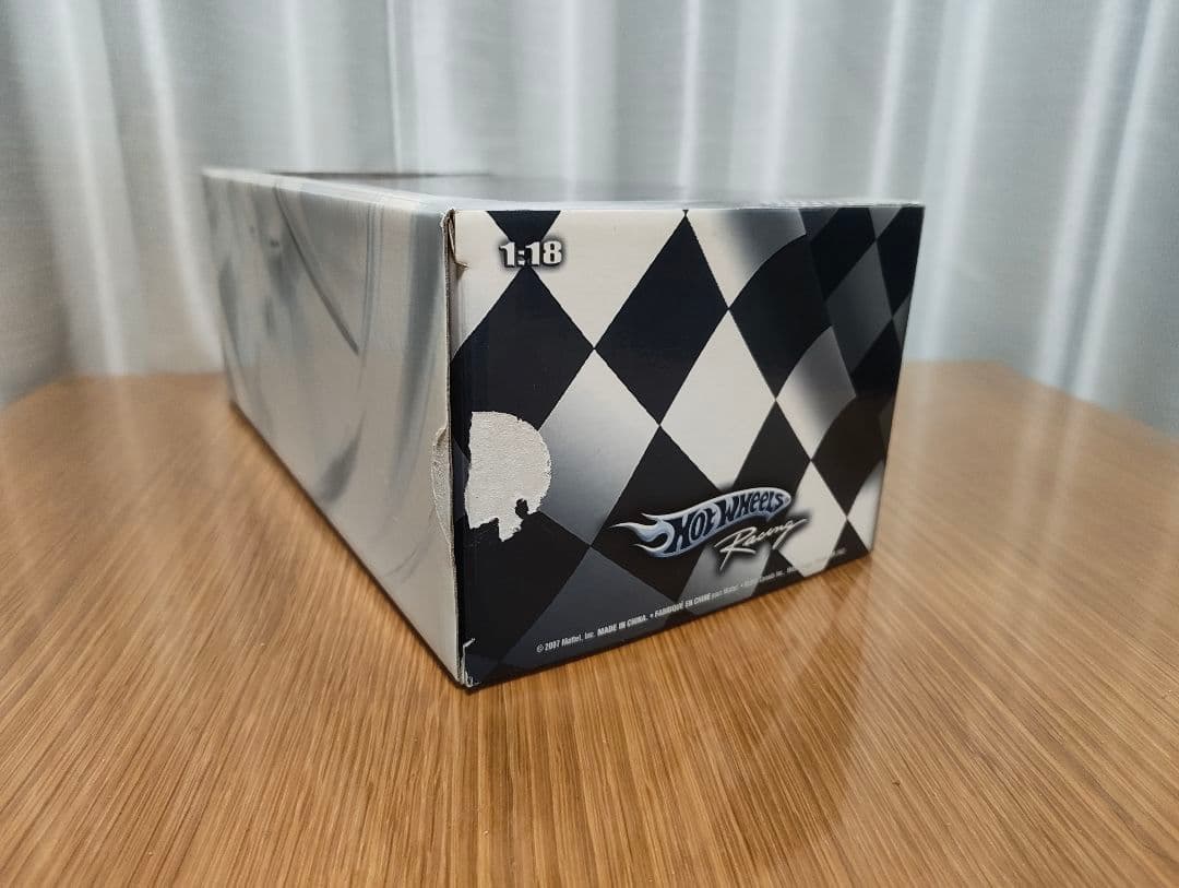 ミニカー Hot Wheels F2007 Kimi Raikkonen 1/18