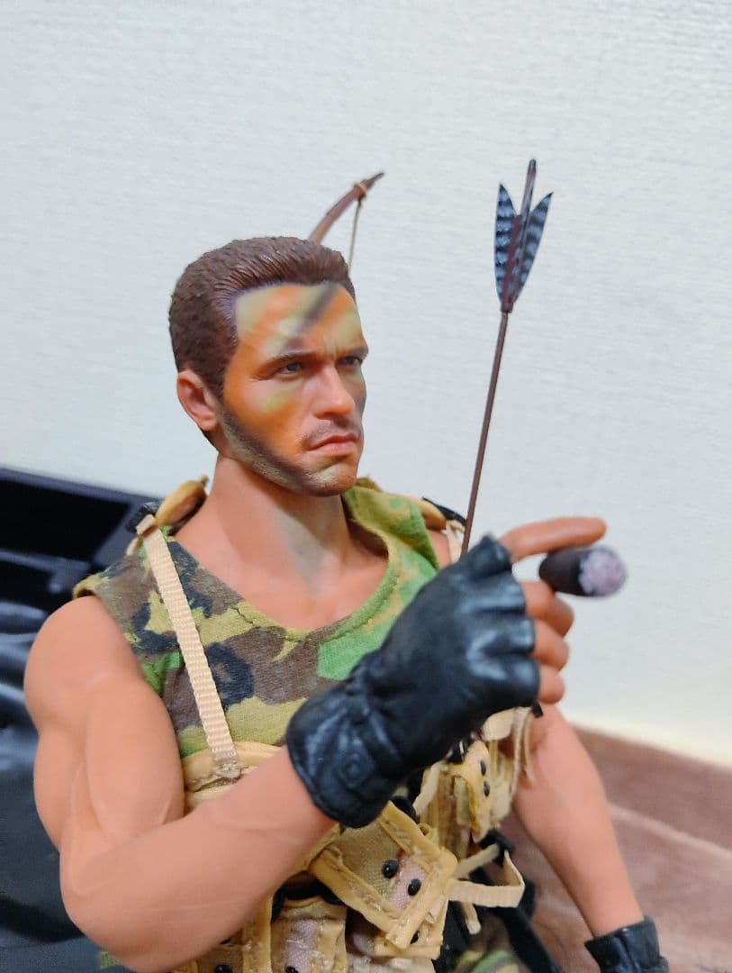 HOTToys.映画[プレデター:(ダッチ少佐)1/6]希少品!