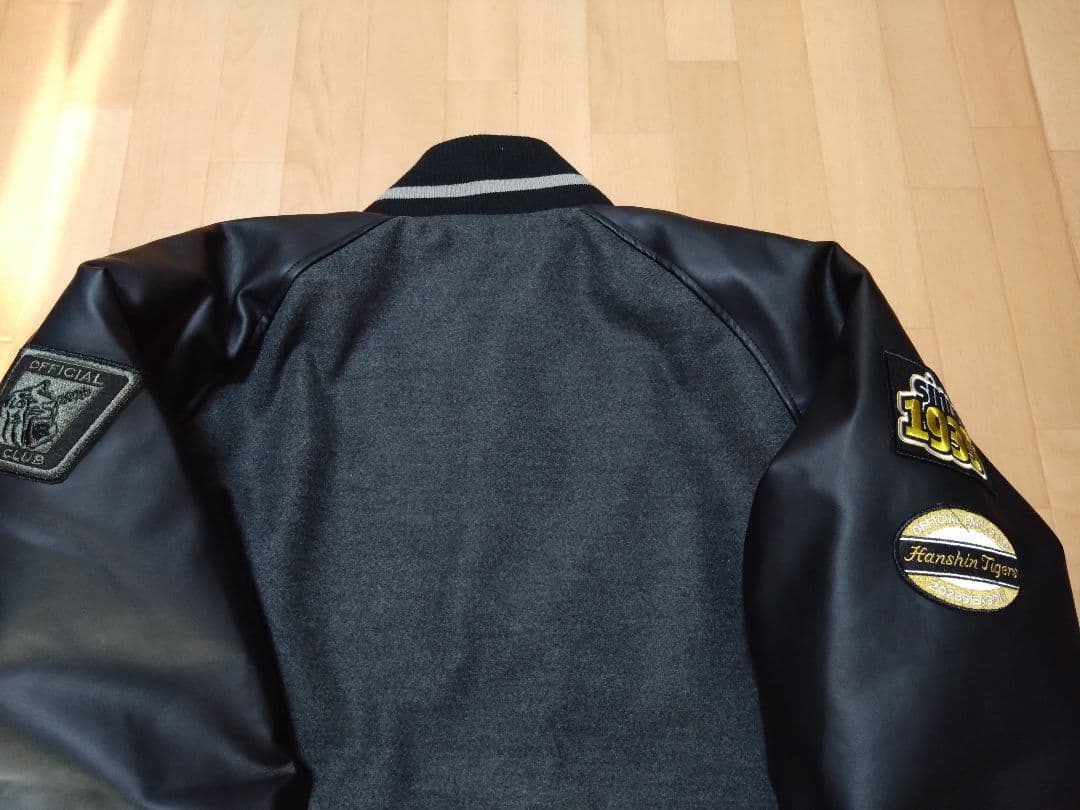 阪神タイガース スタジアムジャンパー　ダイヤモンドプラス特典　新品　Ｏサイズ
