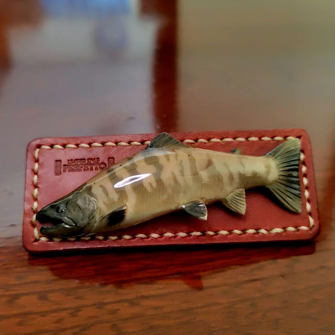 週末限定　吉田光 レザースタイルペルフェット　婚姻色ヤマメ　ブローチ中古品