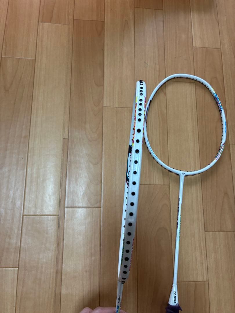 バドミントンラケット　ヨネックス ASTROX 33 2本セット