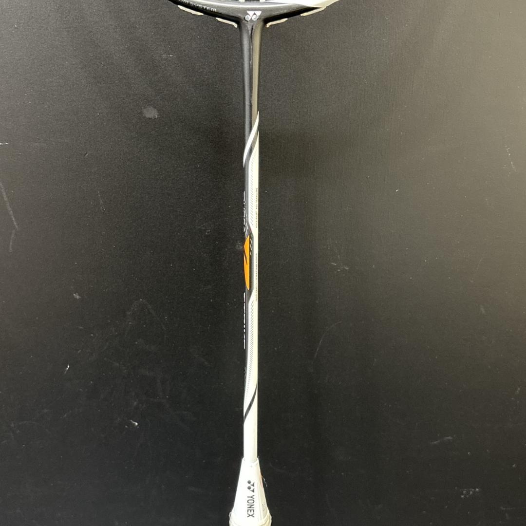YONEX　DUORA　Z　STRIKE　バトミントンラケット　ガット無し