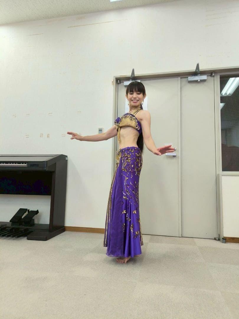 値下げしました ベリーダンス セットアップ 紫色 ビーズ装飾
