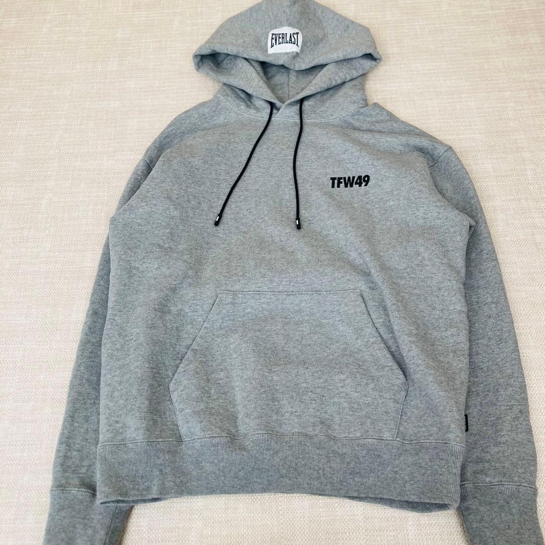 【美品】TFW49 EVERLAST コラボ パーカー スウェット ロゴ M
