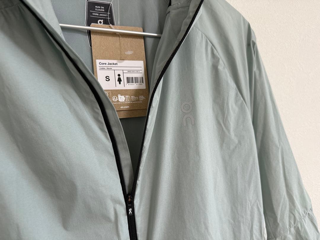 新品未使用タグ付き　on オン　Core Jacket Cobble