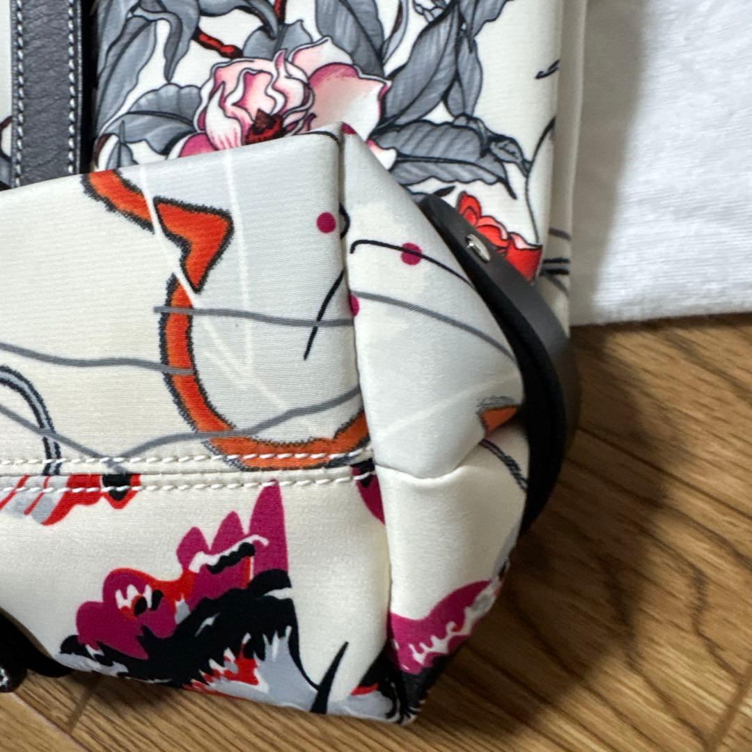 新品 未使用 フェラガモ ヒョウ 花柄 バッグ 布袋付き