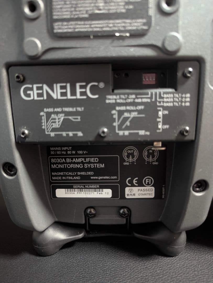お買い得 GENELEC 8030A ペア モニタースピーカー 連番