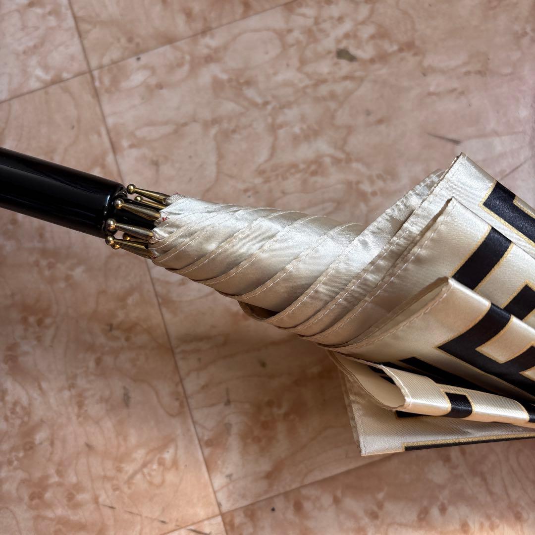 K305 FENDI 長傘 レッド ズッカ柄 金具