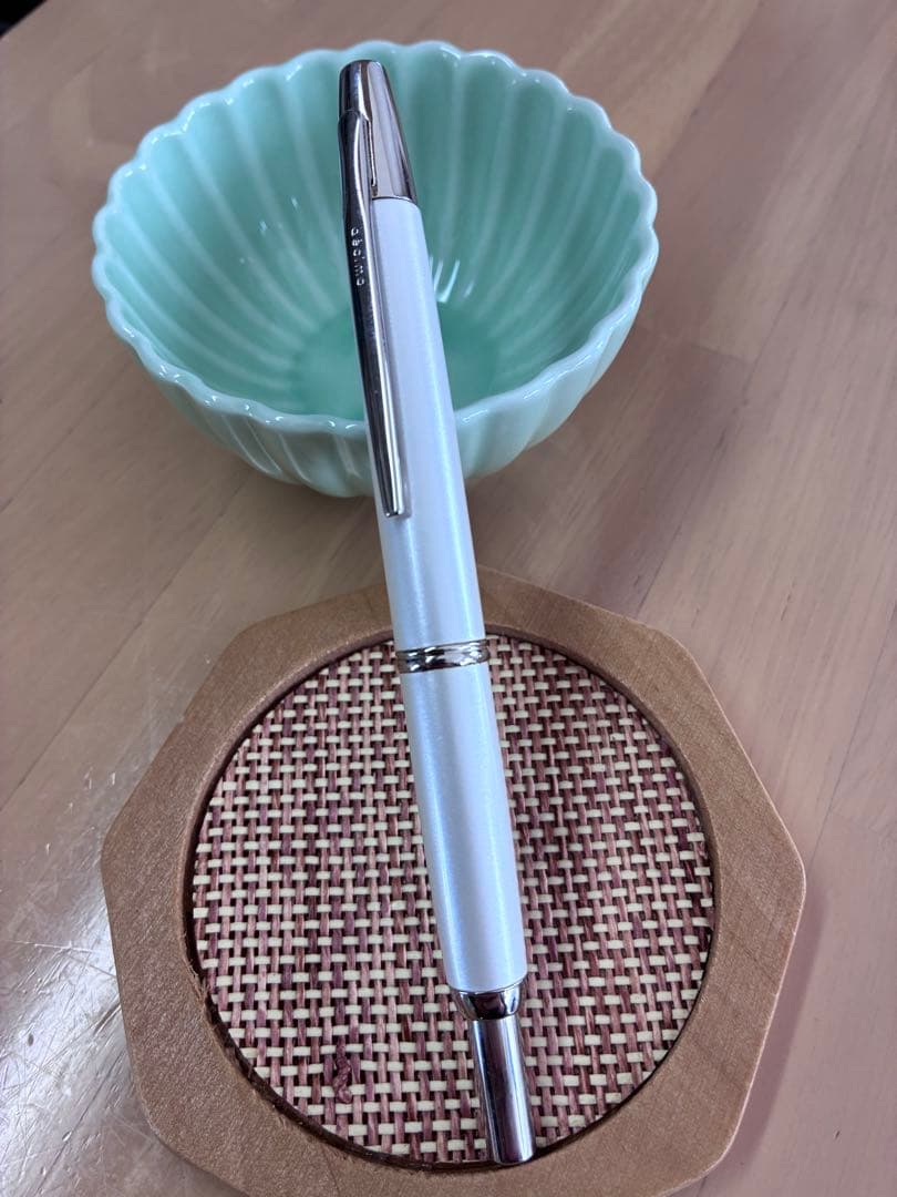 パイロット 万年筆 キャップレスデシモ ペン先 M ホワイト 18K 750