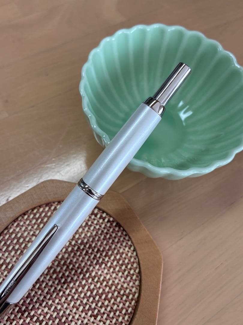 パイロット 万年筆 キャップレスデシモ ペン先 M ホワイト 18K 750
