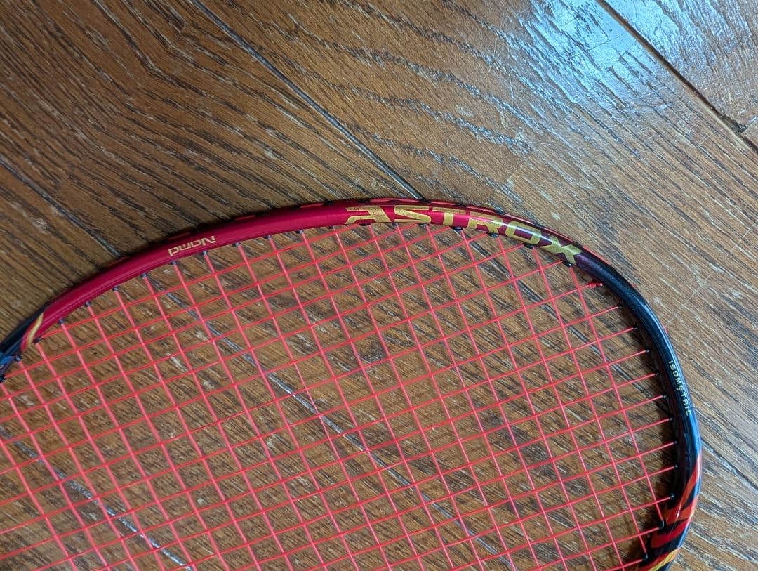 YONEX バドミントンラケット レッド ブラック