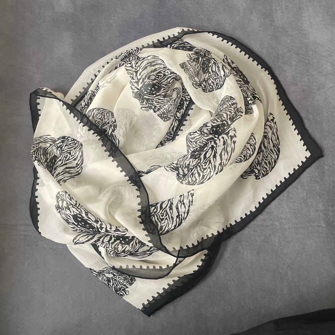 ALEXANDER MCQUEEN 大判シルクスカーフ 約 130×130