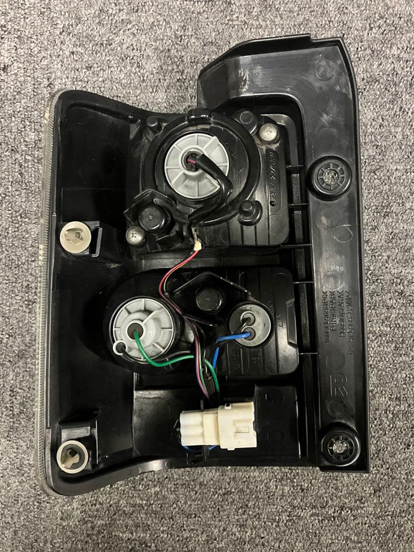 L575S ムーヴコンテ カスタム 後期 純正テールライト 左右 LED