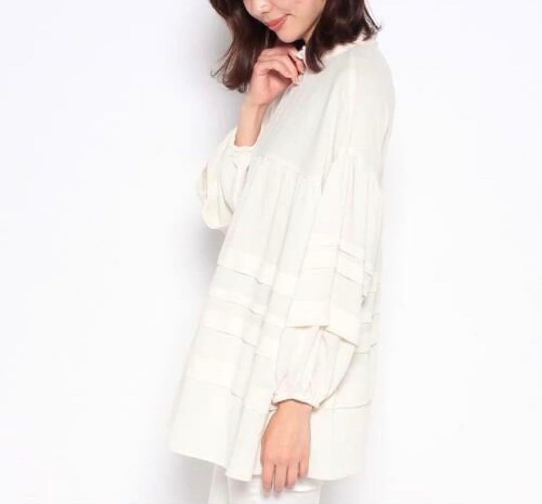 【新品】定価44,000円　レリアン　フリルチュニックブラウス　アイボリー13＋