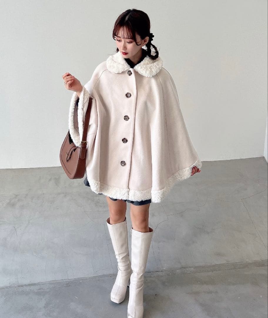 アプレジュール　apresjour あかちゃすコラボ　ホワイト ポンチョ