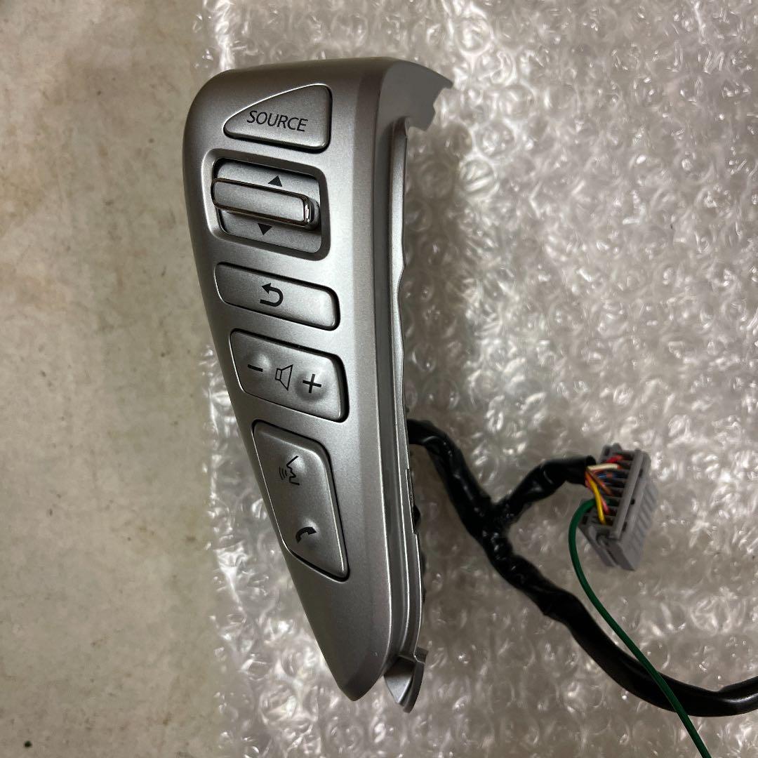セレナ　C26 オプション　ステアリングスイッチ