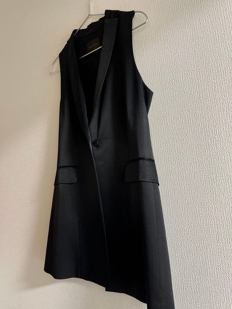 ✨新品・4万円TOMORROWLAND 高級ジレ