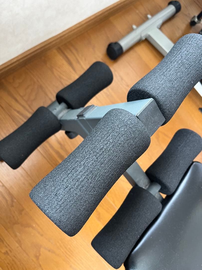 腹筋背筋マシン　3月初旬まで