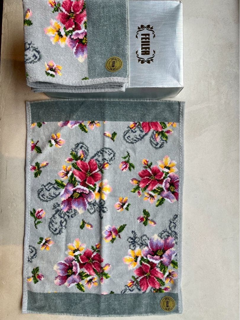 【新品未使用】 FEILER花柄 グレー タオルハンカチ　2枚セット