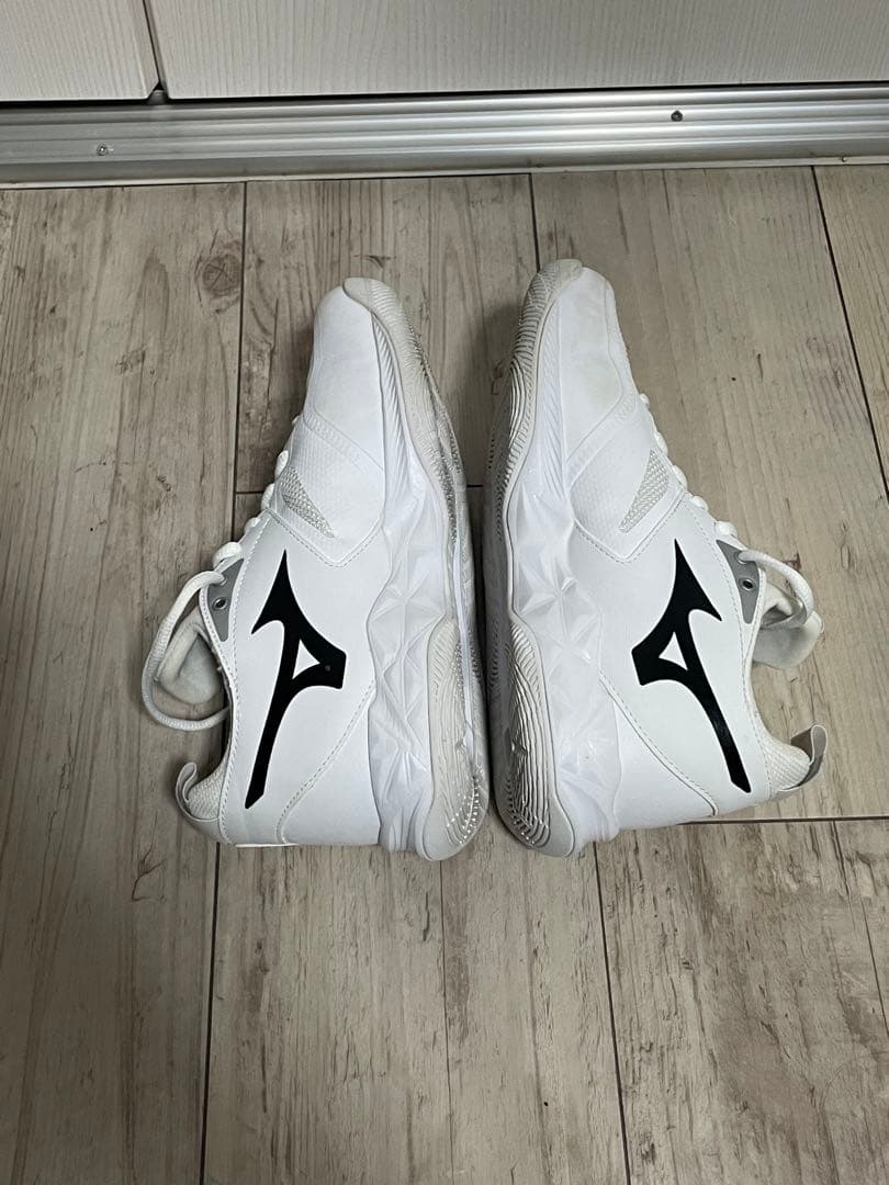 美品　23.5cm ミズノ MIZUNO レディース バレーボールシューズ