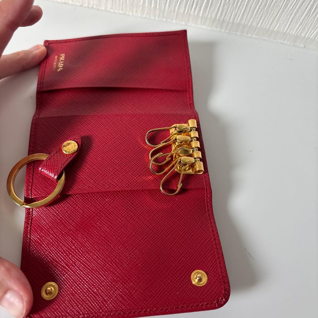 PRADA レッド サフィアーノレザー キーケース