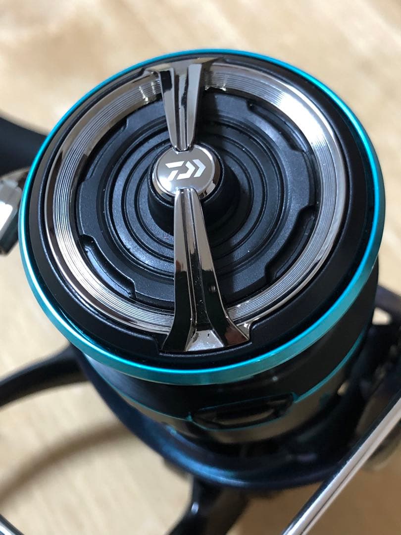 Daiwa 23エメラルダス リールRX FC LT2500S-H-DH