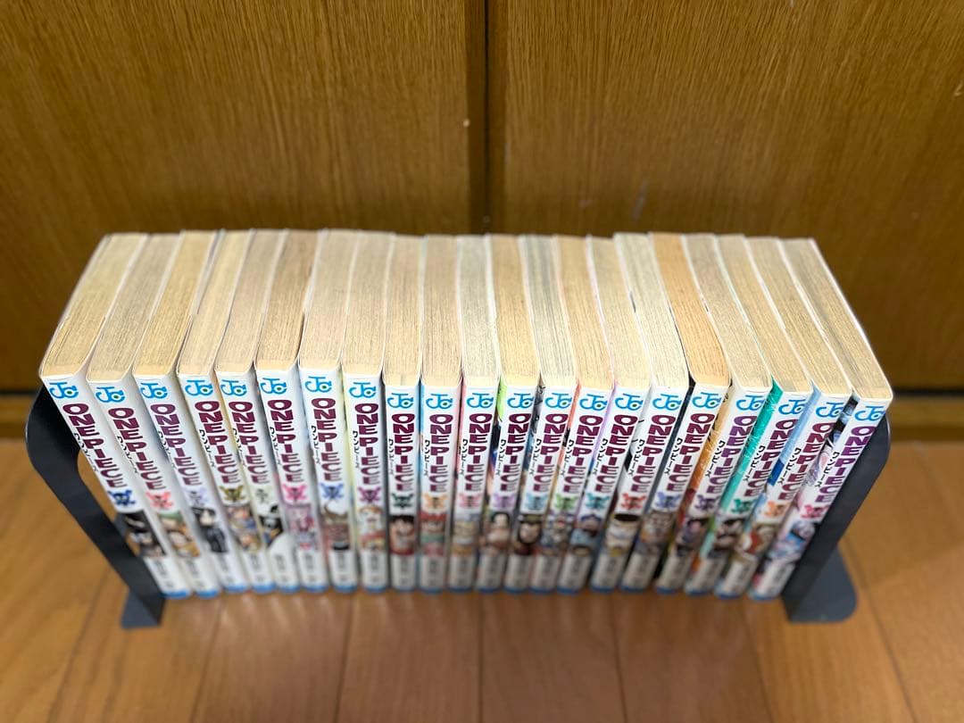 【送料無料】ワンピース　1巻〜95巻＋関連本　＊87〜92巻不足