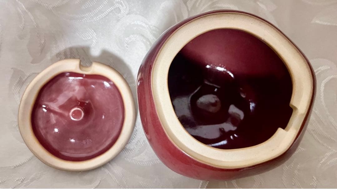 CHIN JUKAN POTTERY（沈壽官窯）　リンゴ型シュガーポット　薩摩焼