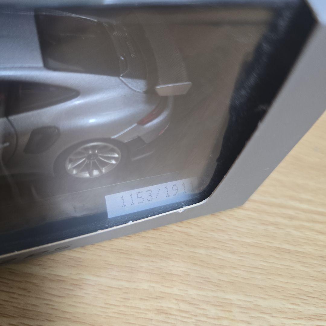 Porsche 911 GT2 RS ミニカー　世界限定1911個