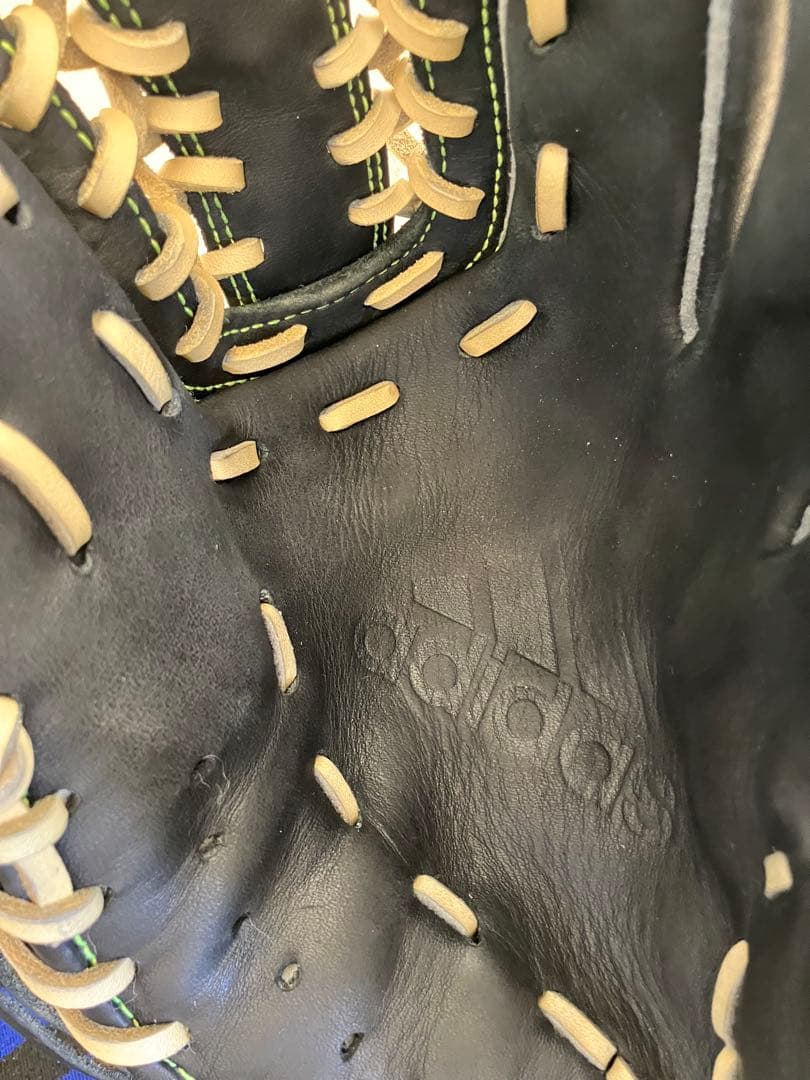 adidas 軟式グローブ 黒