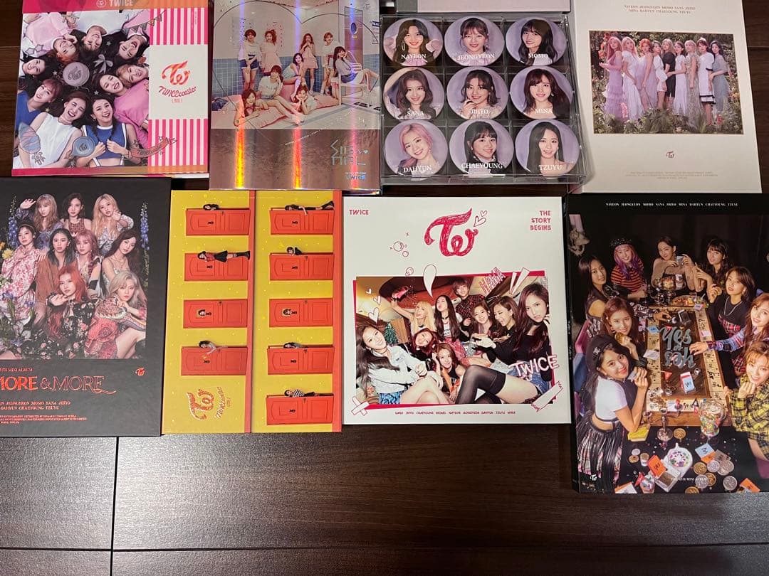 TWICE アルバムセット 缶バッチMORE & MORE etc