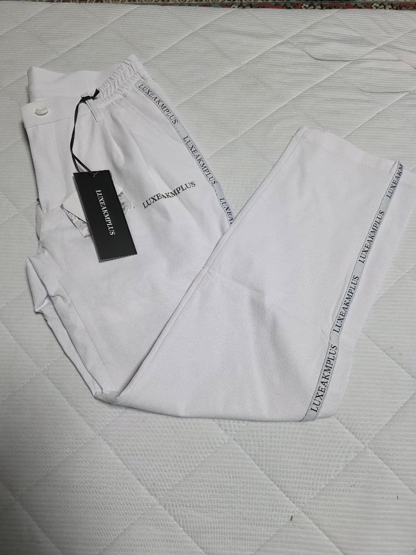 新品タグ付きLUXEAKM PLUS セットアップ