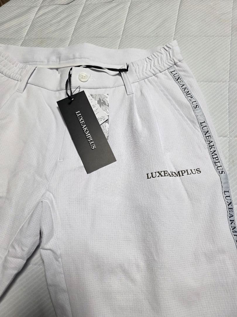 新品タグ付きLUXEAKM PLUS セットアップ