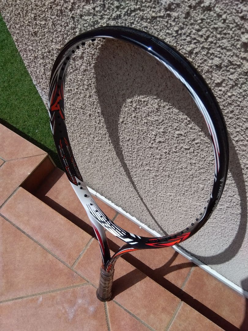 Mizuno製のSCUD PRO-Cラケットとバッグのセット。