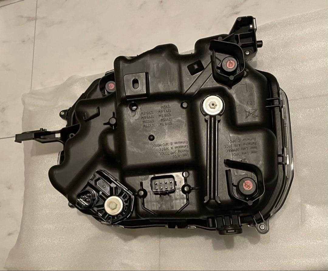 タフトLA900S LA901S左ヘッドライト品番81150-B2B40