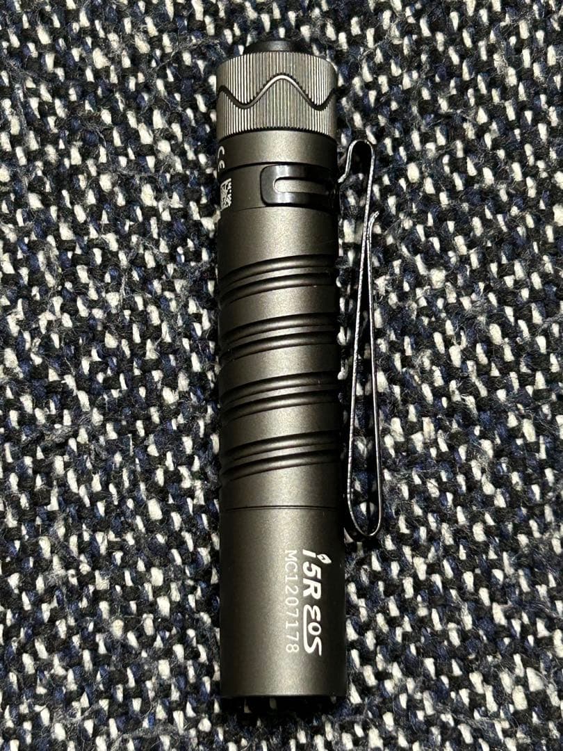 OLIGHT (オーライト) i5R EOS ガンメタルグレー