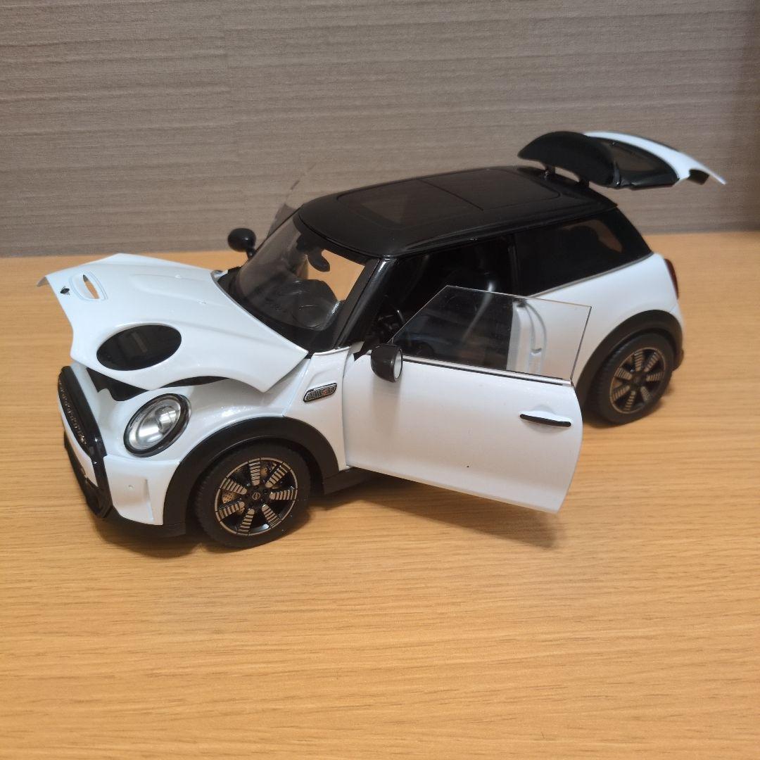 MINI COOPER S ミニカー ホワイト/ブラック