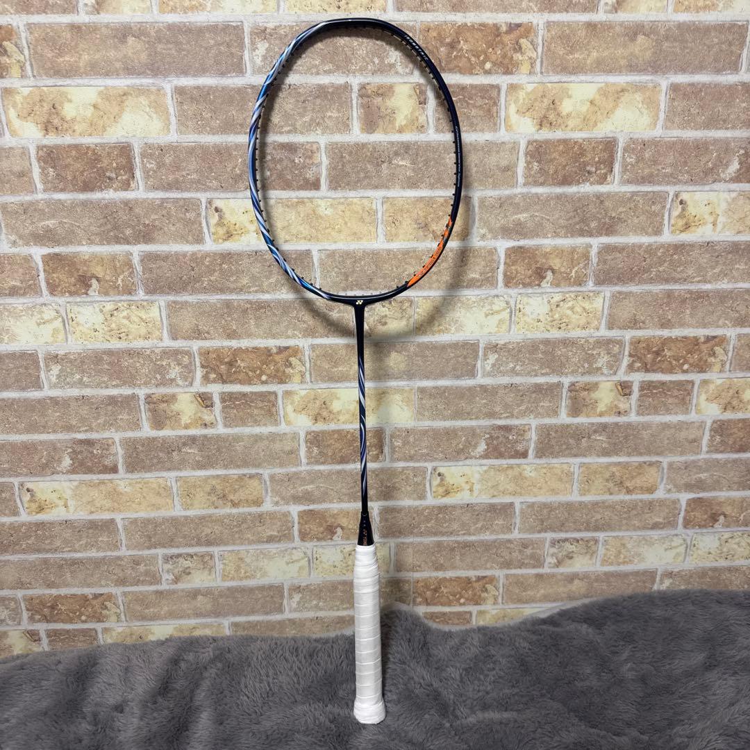 YONEX アストロクス100zz ダークネイビー 4U 5G (ガットなし)