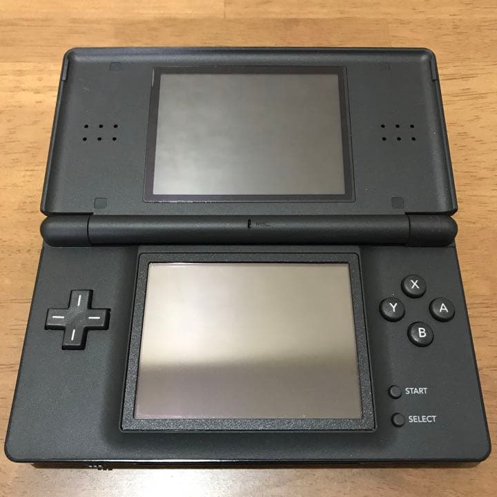 ニンテンドーDS Nintendo ジェットブラック シリアルゾロ目777