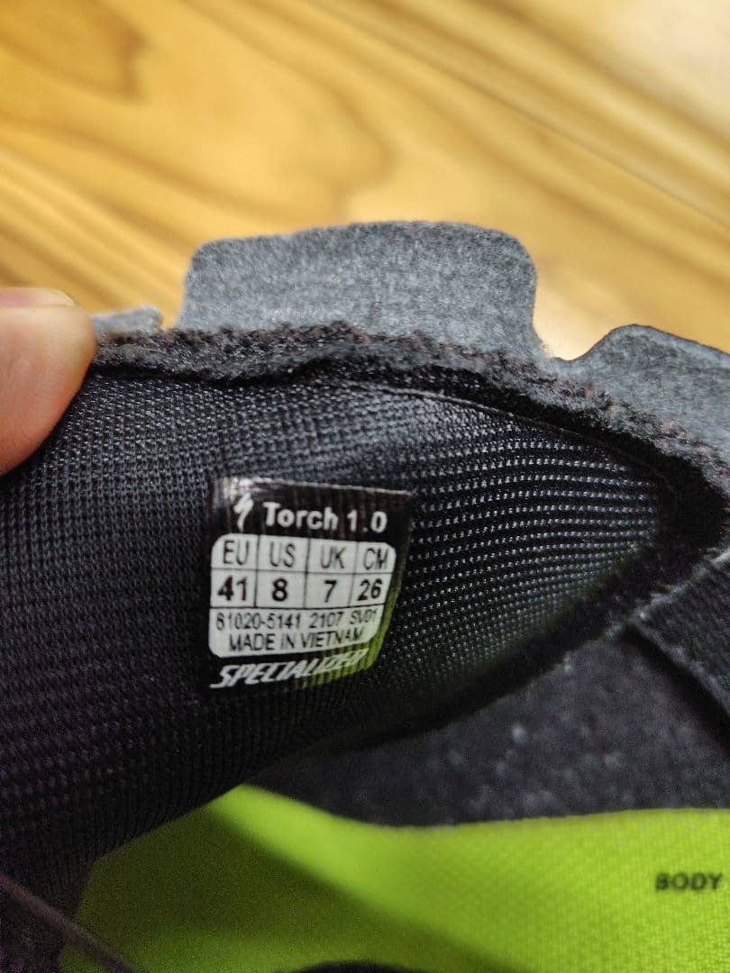 SPECIALIZED スペシャライズドTORCH1.0 41EU 26CM
