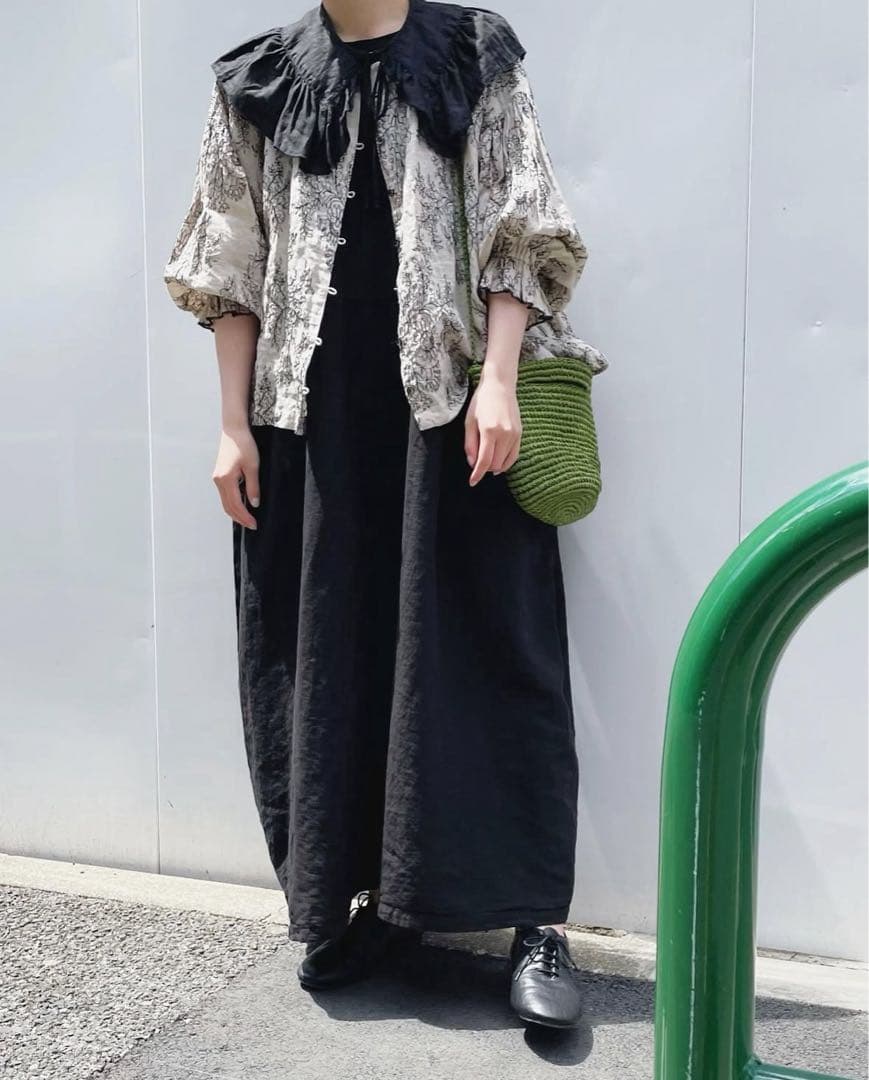 【nest Robe / ネストローブ】エンブロイダリーリネンブラウス　刺繍