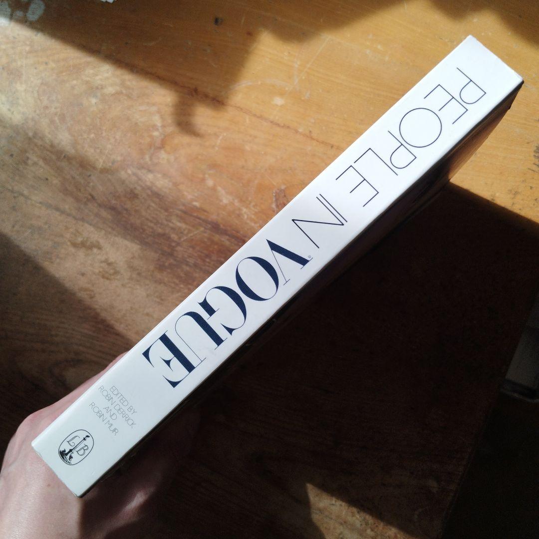 洋書 People in Vogue: A Century of Portraits