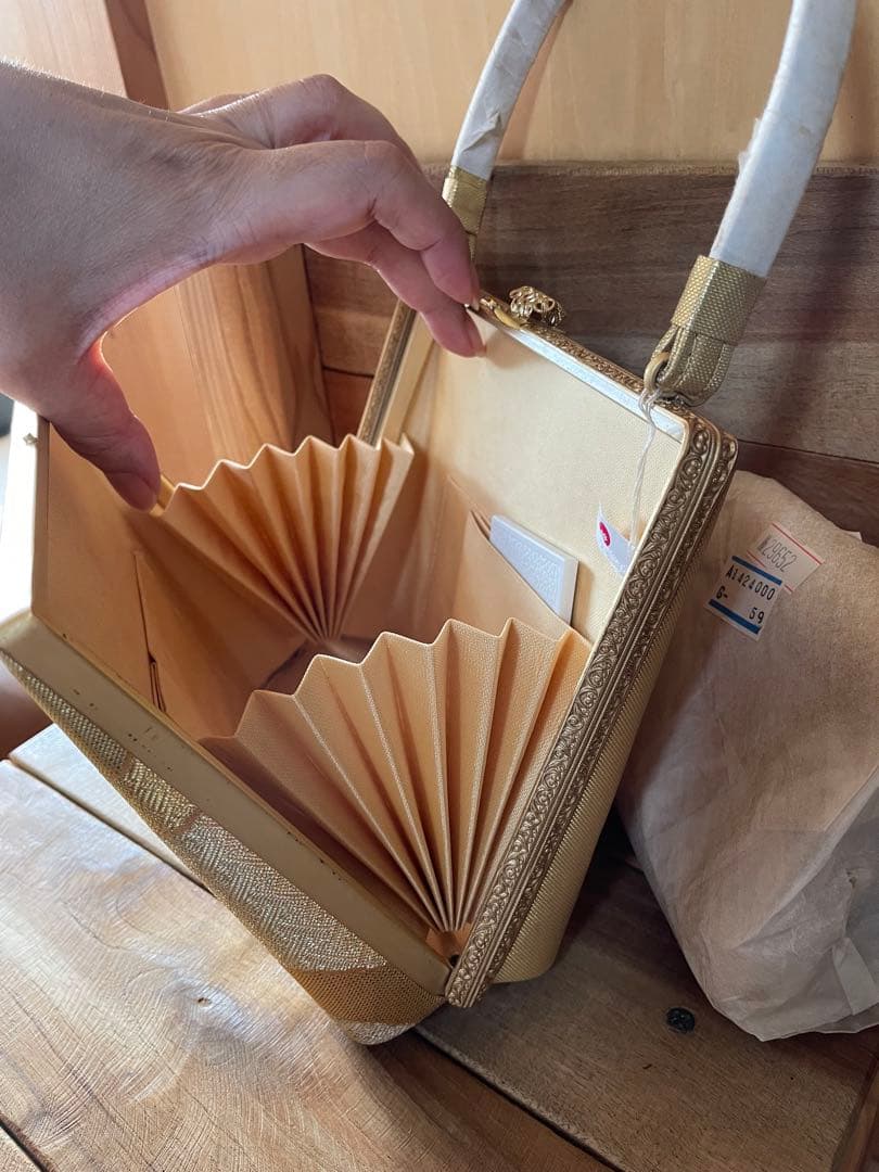 未使用　和装用バッグと草履のセット ゴールド　山形屋　手鏡付き