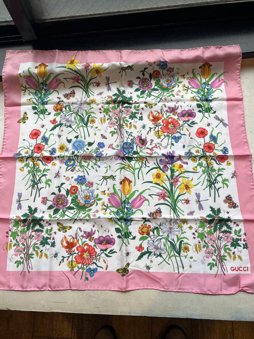 【新品未使用】GUCCIスカーフ 花柄 フローラ ピンク シルク100%スカーフ