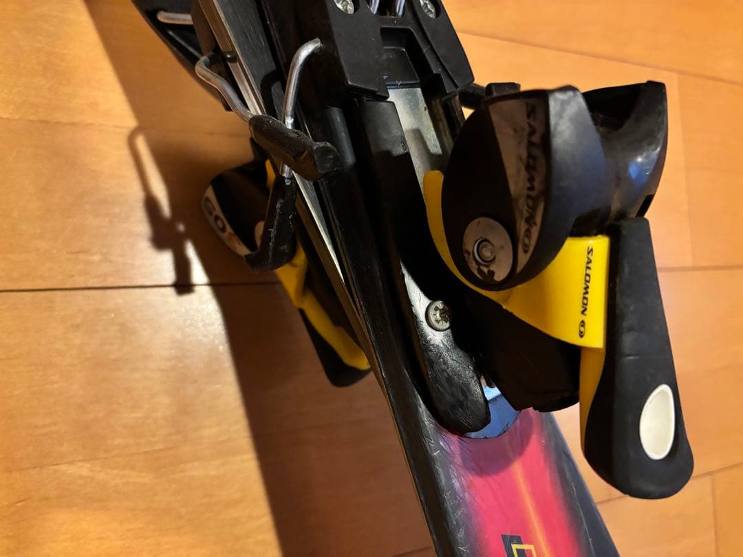 SWALLOWのスキー板、ブーツ、ストックの3点セット。140cm