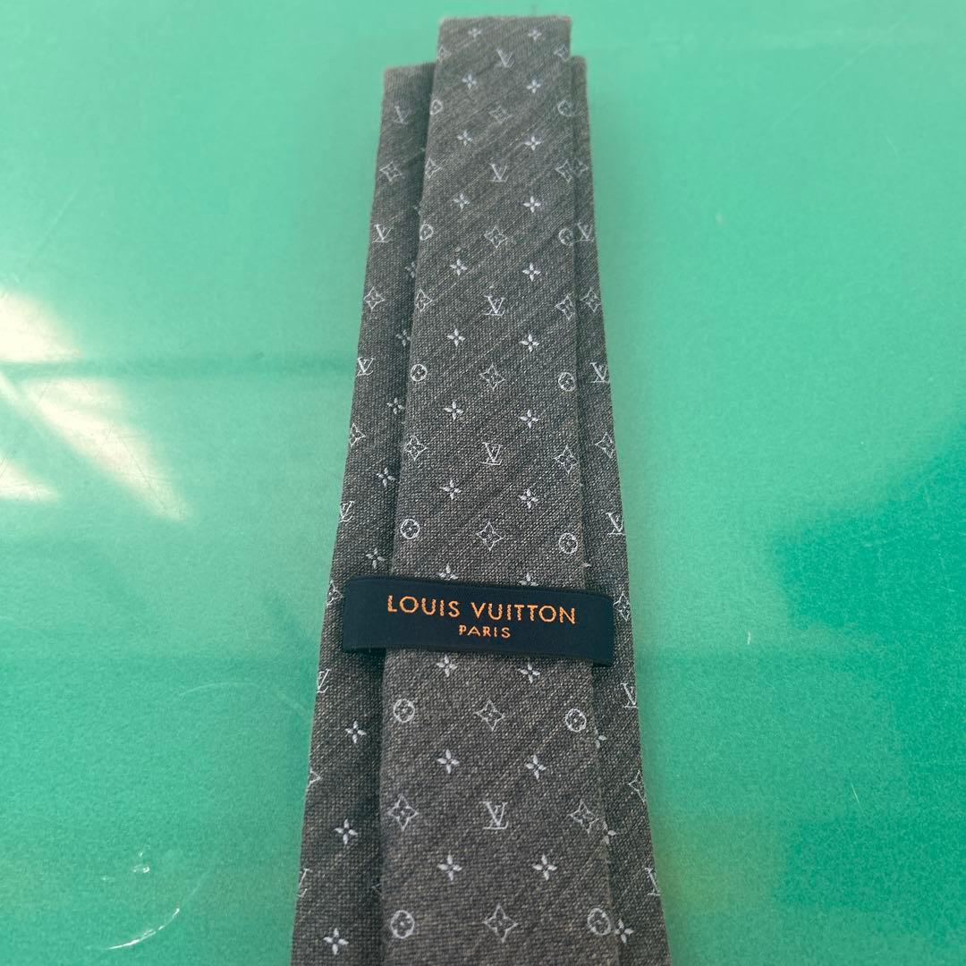 LOUIS VUITTON グレー ネクタイ
