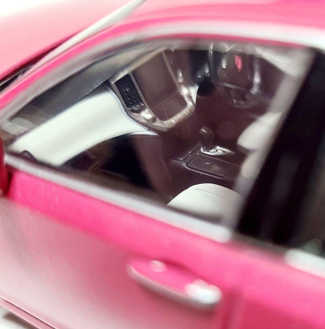 トヨタ 210系クラウンアスリートG ピンク カラーサンプル